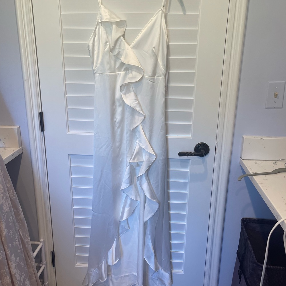 Flowey white silk dress from Red dress boutique